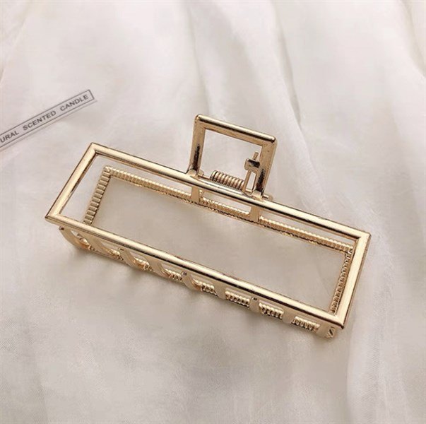 Gắp sắt vuông dọc rỗng 1985
