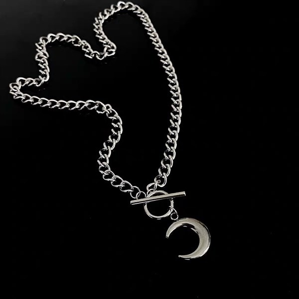 Vòng cổ titan xích lớn mặt trăng khoá ngang 366