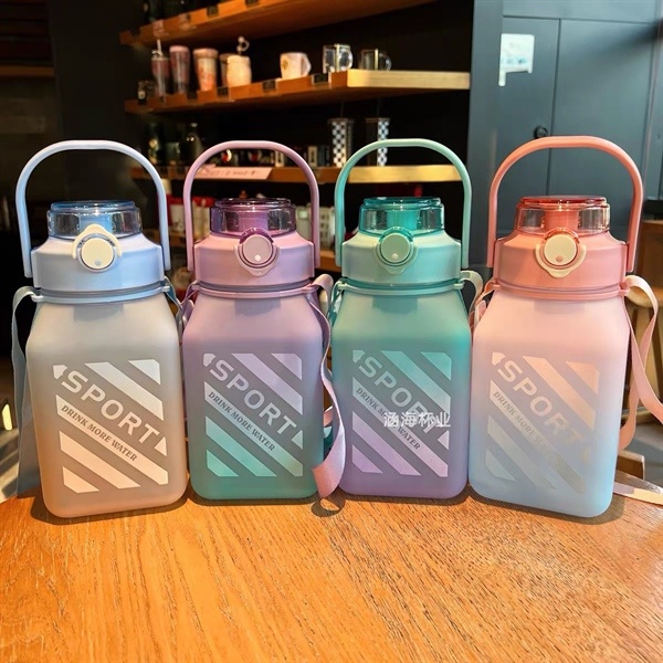 Bình nước sport kèm sticker 1500ml 95