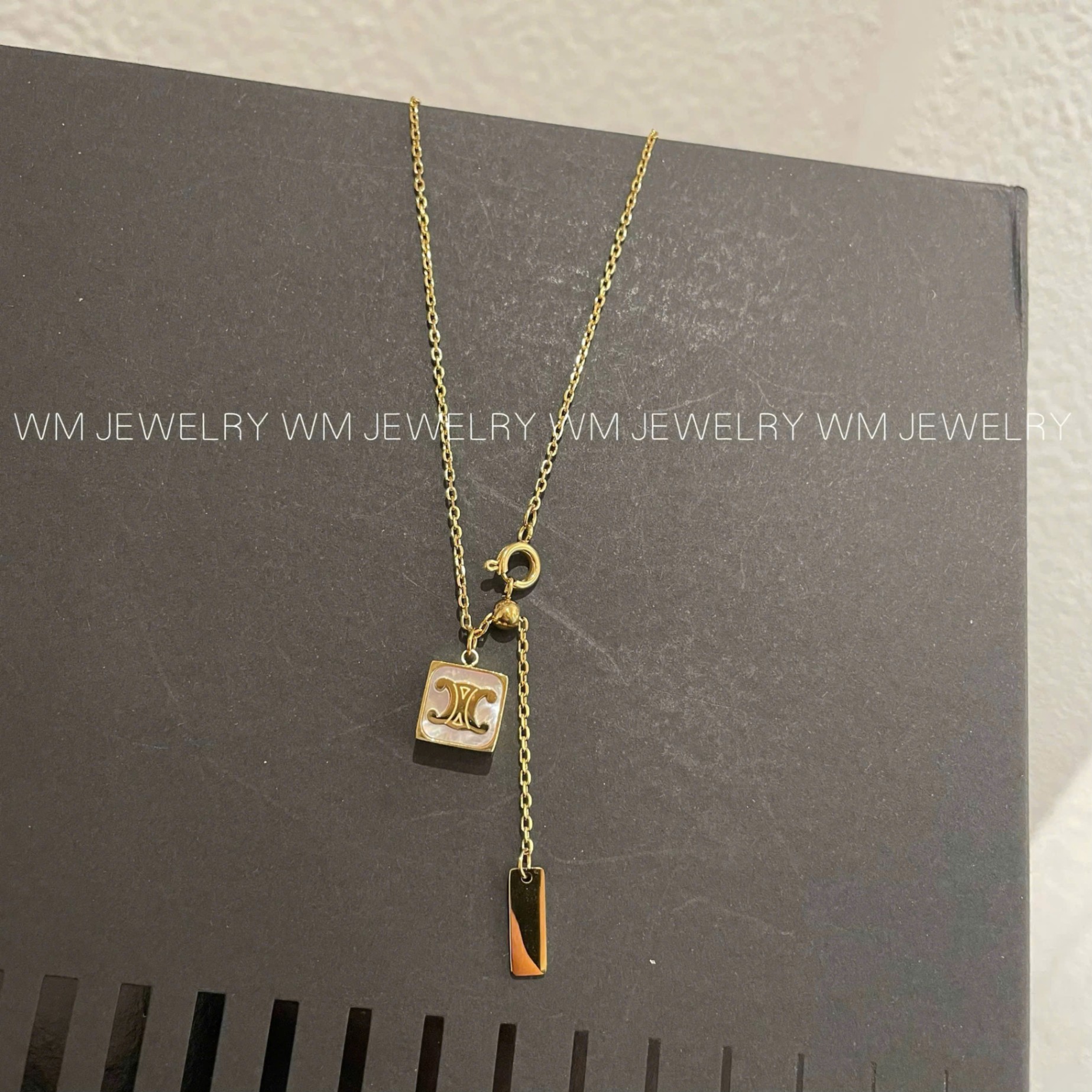 Vòng cổ titan mặt vuông thả chữ cl 955