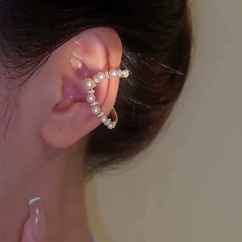 1 chiếc kẹp vành ngọc đá 54