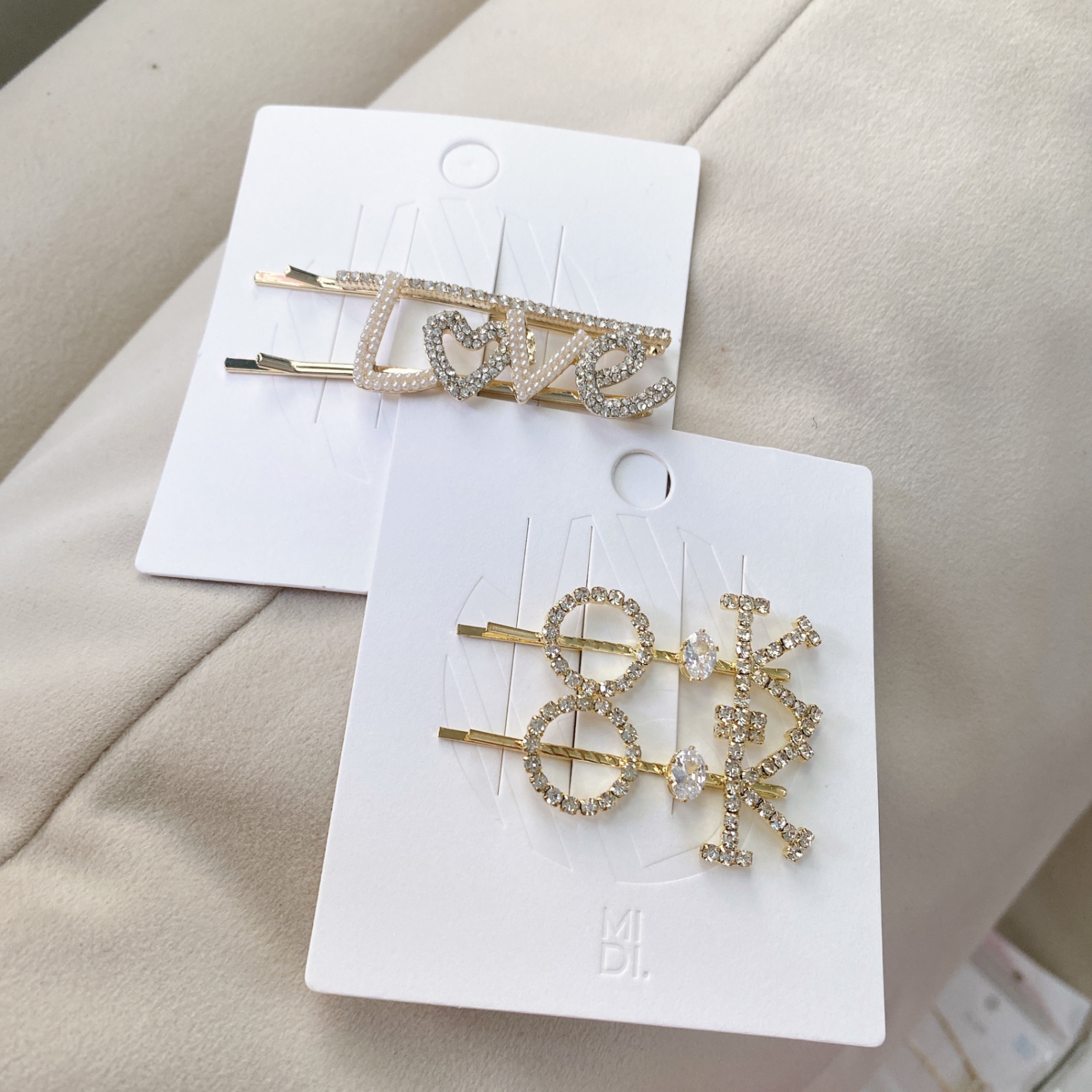 Set 2 kẹp xước đá chữ 4366