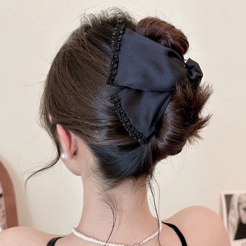 Gắp nơ chéo chụp đá đen 4394