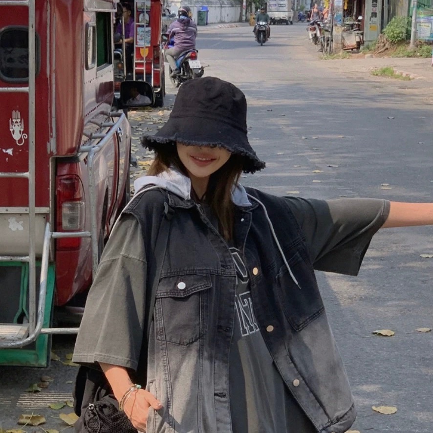 Mũ bucket viền rách đen trơn 105