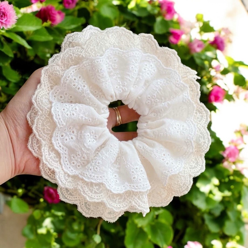 Scrunchies 4 lớp ren trắng phối be 4428