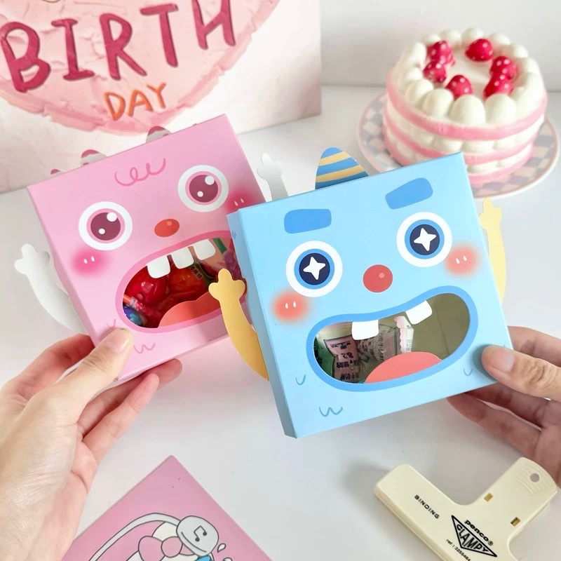 Hộp quà giấy gấp trong monster 962