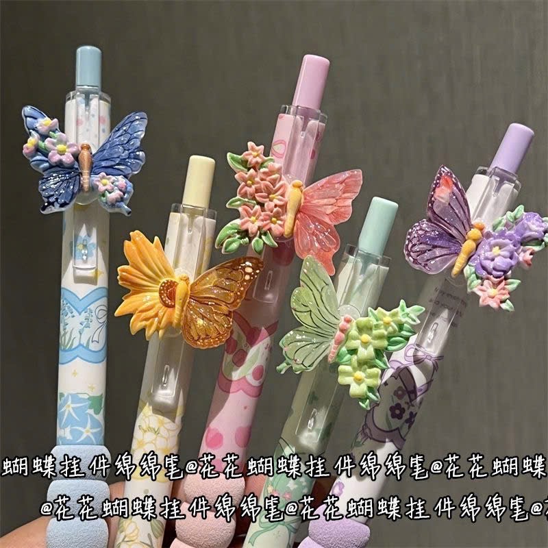Bút bi đen charm bướm có đệm tay 172