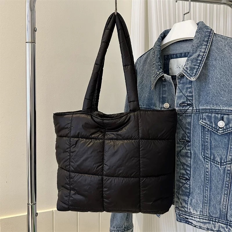 Túi đeo vai chần bông đen 971