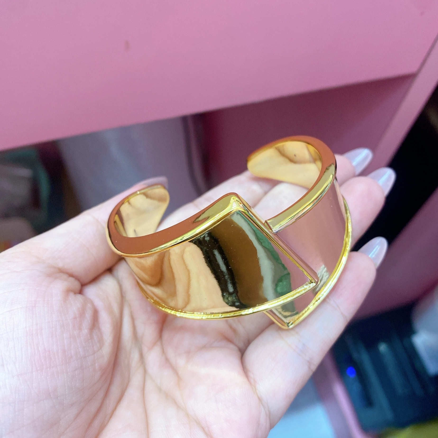 Vòng tay nhựa giả metal 174