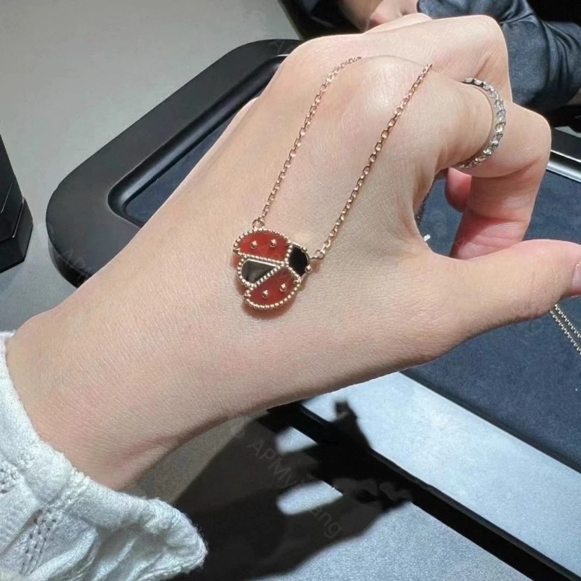 Vòng tay tian mạ màu bọ cánh cứng 1013