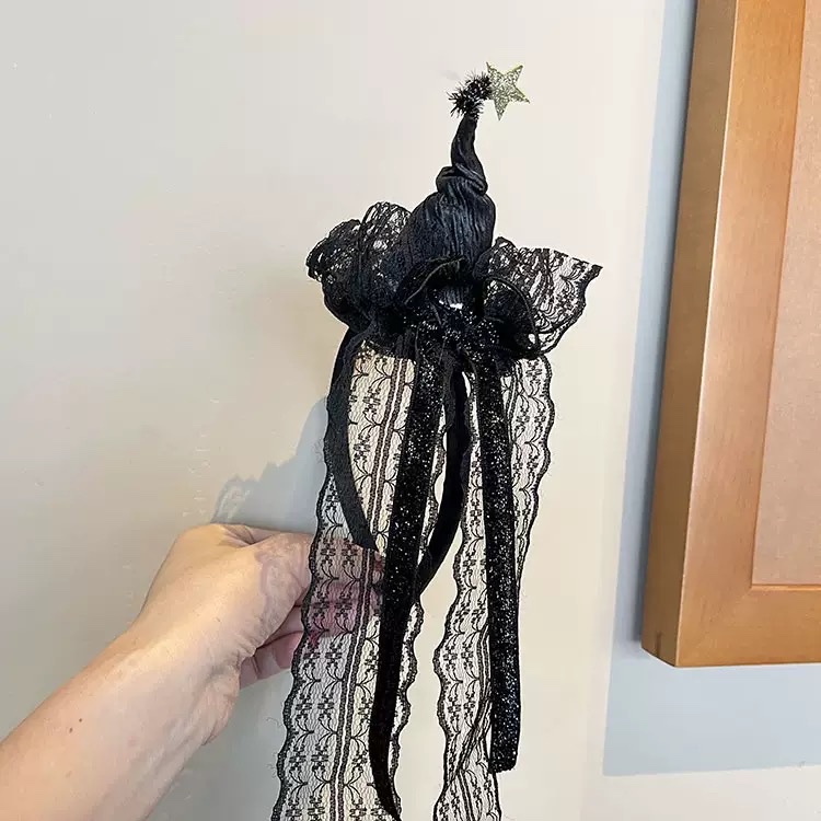 Cài mũ chóp nơ đen dài 1664