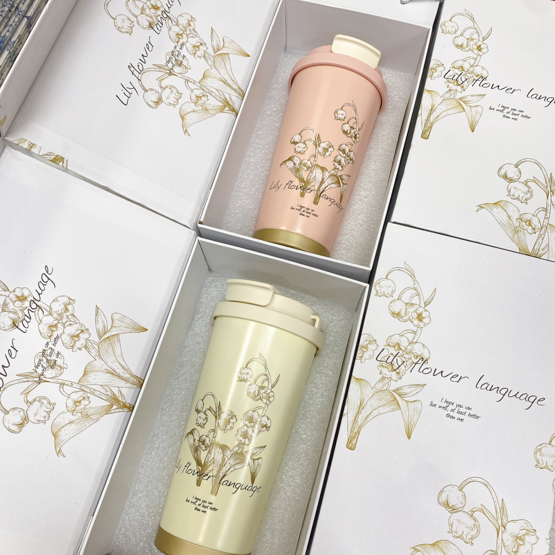Ly giữ nhiệt có hộp hoa lyly 299