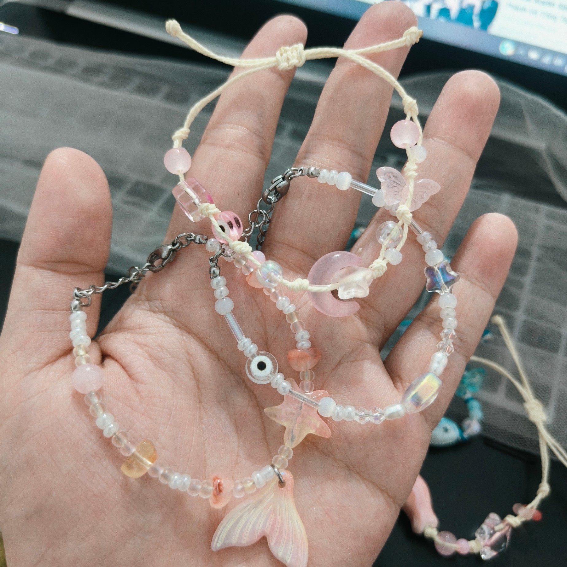 Vòng tay thắt hạt trăng 195