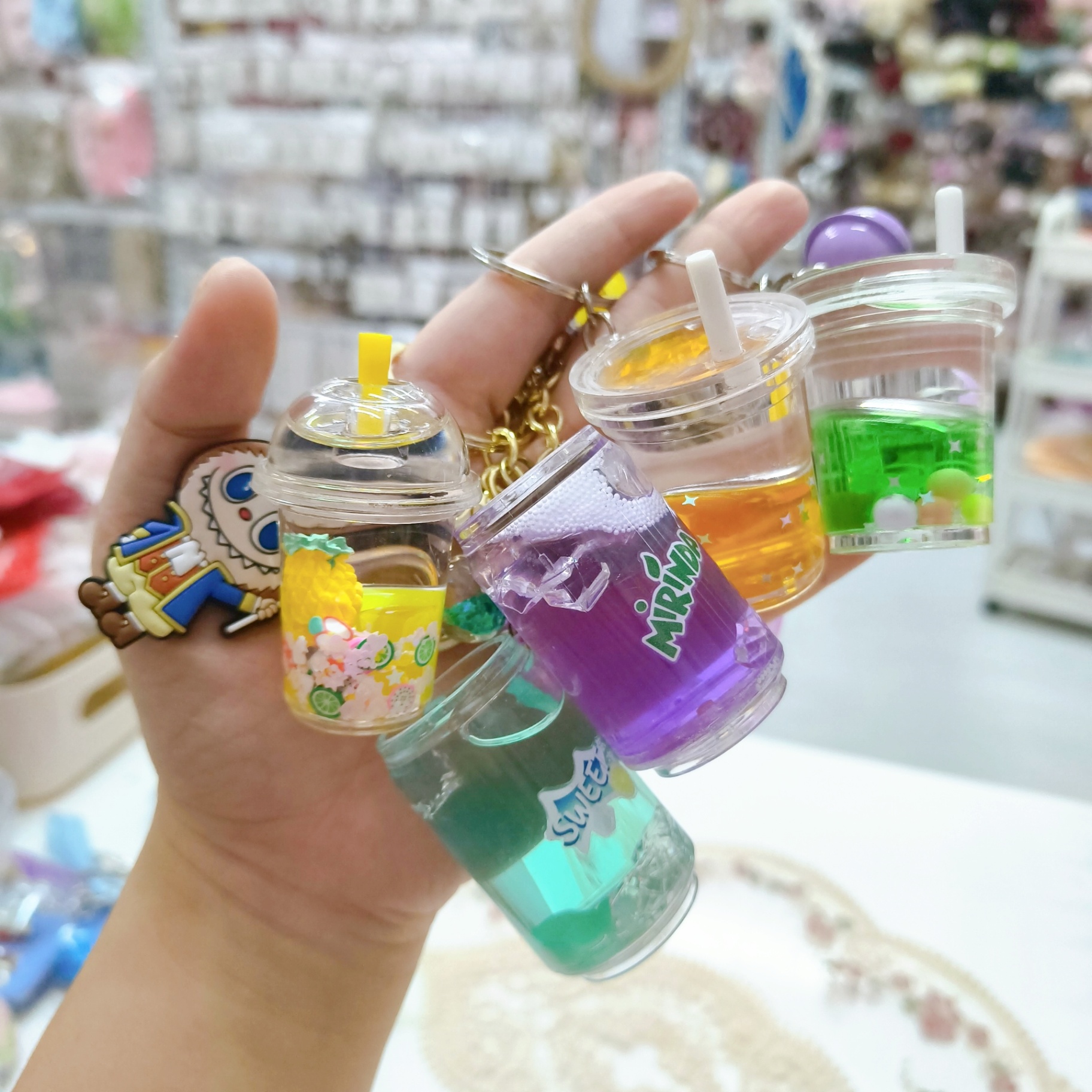 Móc khoá nước chai nước 893