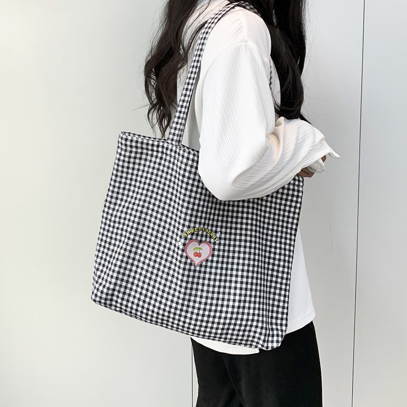 Túi tote lớn caro trái tim 997