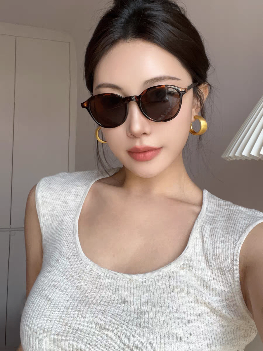Mắt kính mát tròn bầu da beo 016