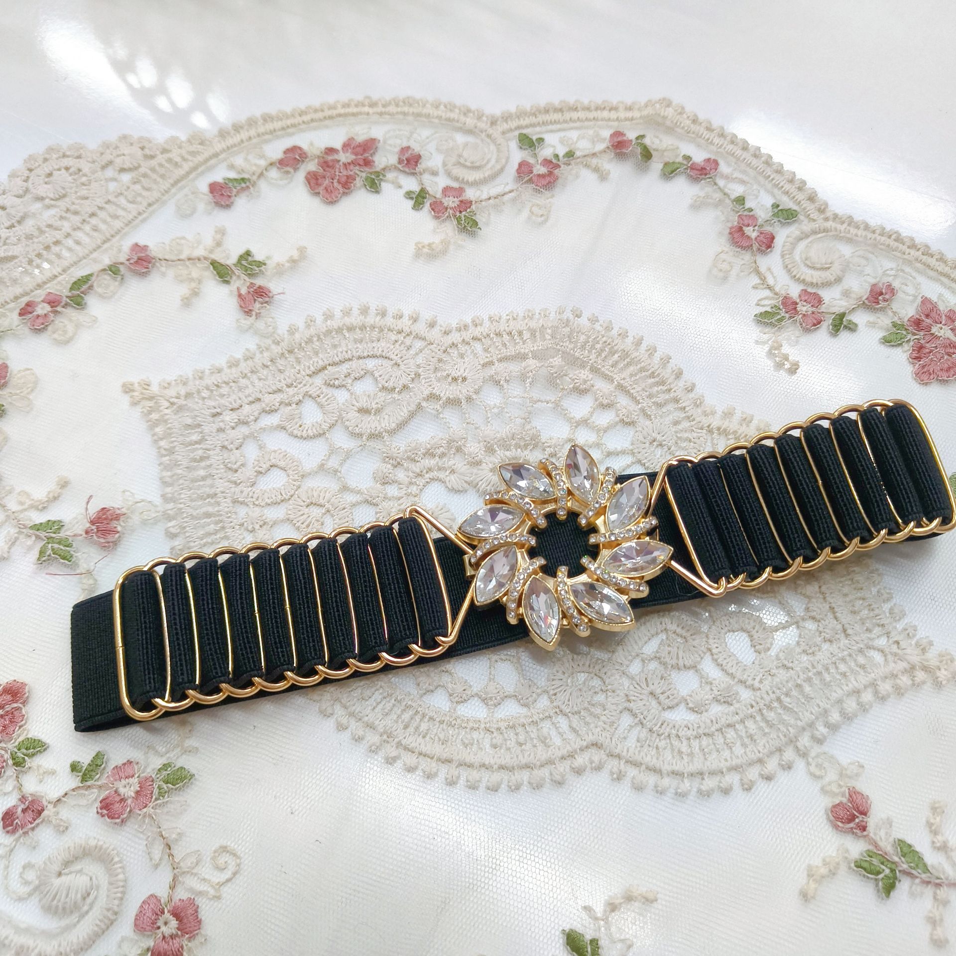 Belt váy xếp li đá hoa xoáy 8cm 59