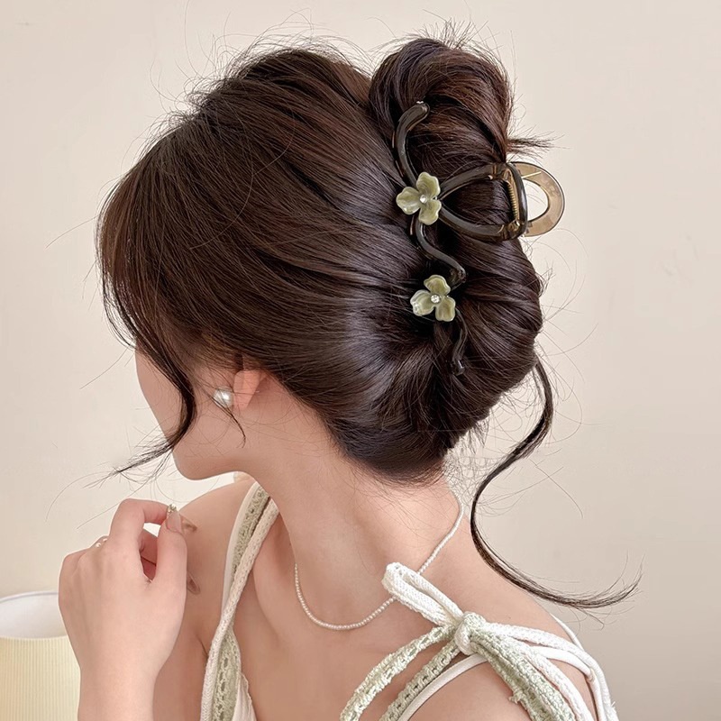 Gắp nhựa sóng uốn đính hoa 4824