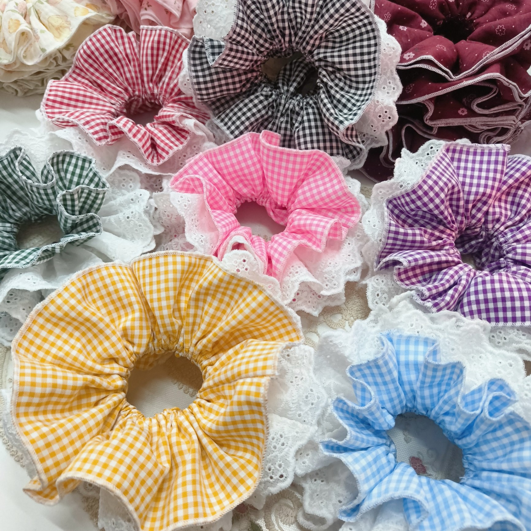 Cột scrunchies 4 lớp ren caro 4835