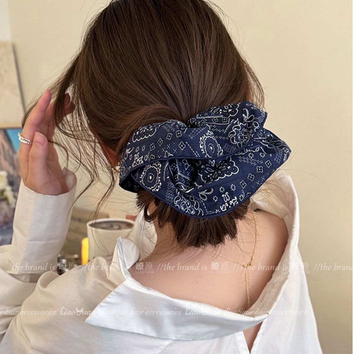 Cột scrunchies hoạ tiết xanh 4902