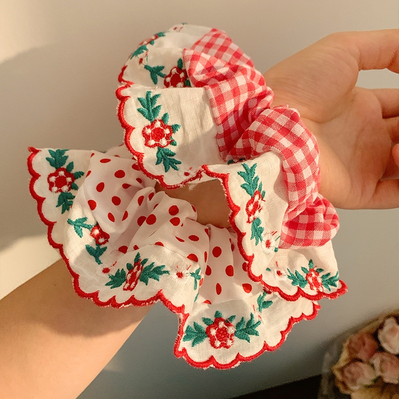 Cột scrunchies hoa thêu đỏ 4885