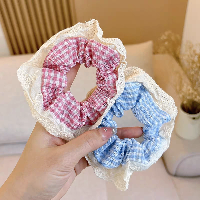 Cột scrunchies xanh hạt viền ren 4884