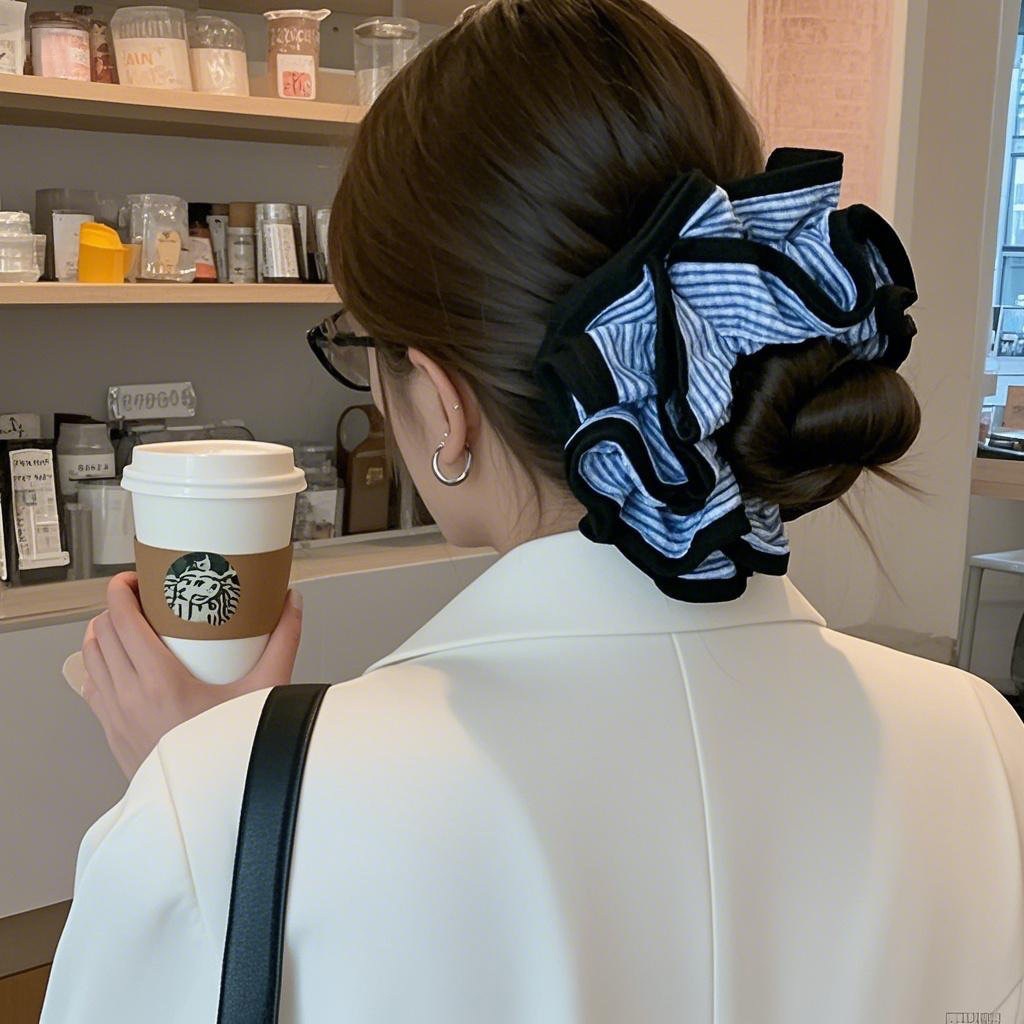 Cột scrunchies 2 lớp caro xanh viền đen 4910