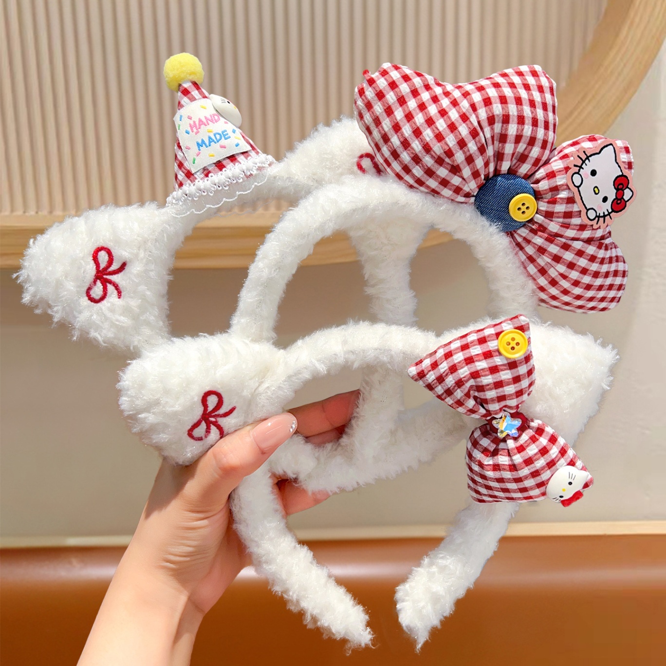 Cài bông tai mèo hello kitty 1612