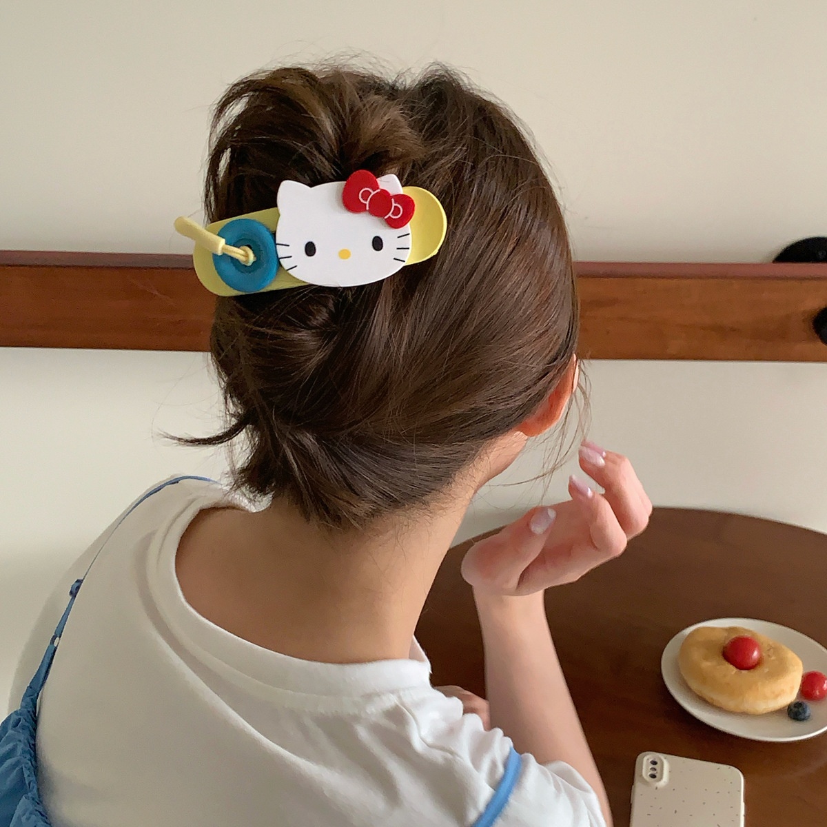 Gắp nhựa ngang hello kitty hạt nút 4966