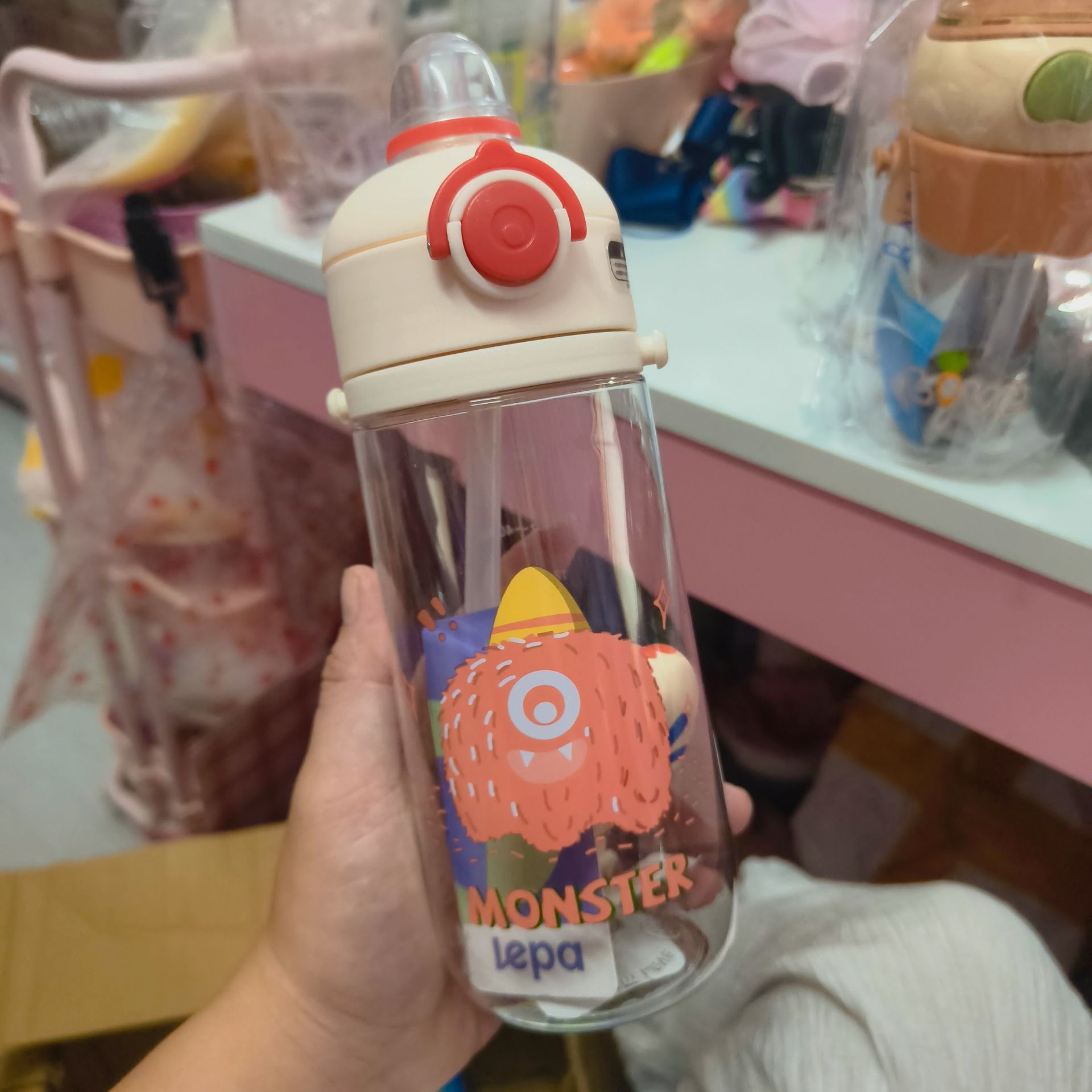 Bình nước monster 600ml 053