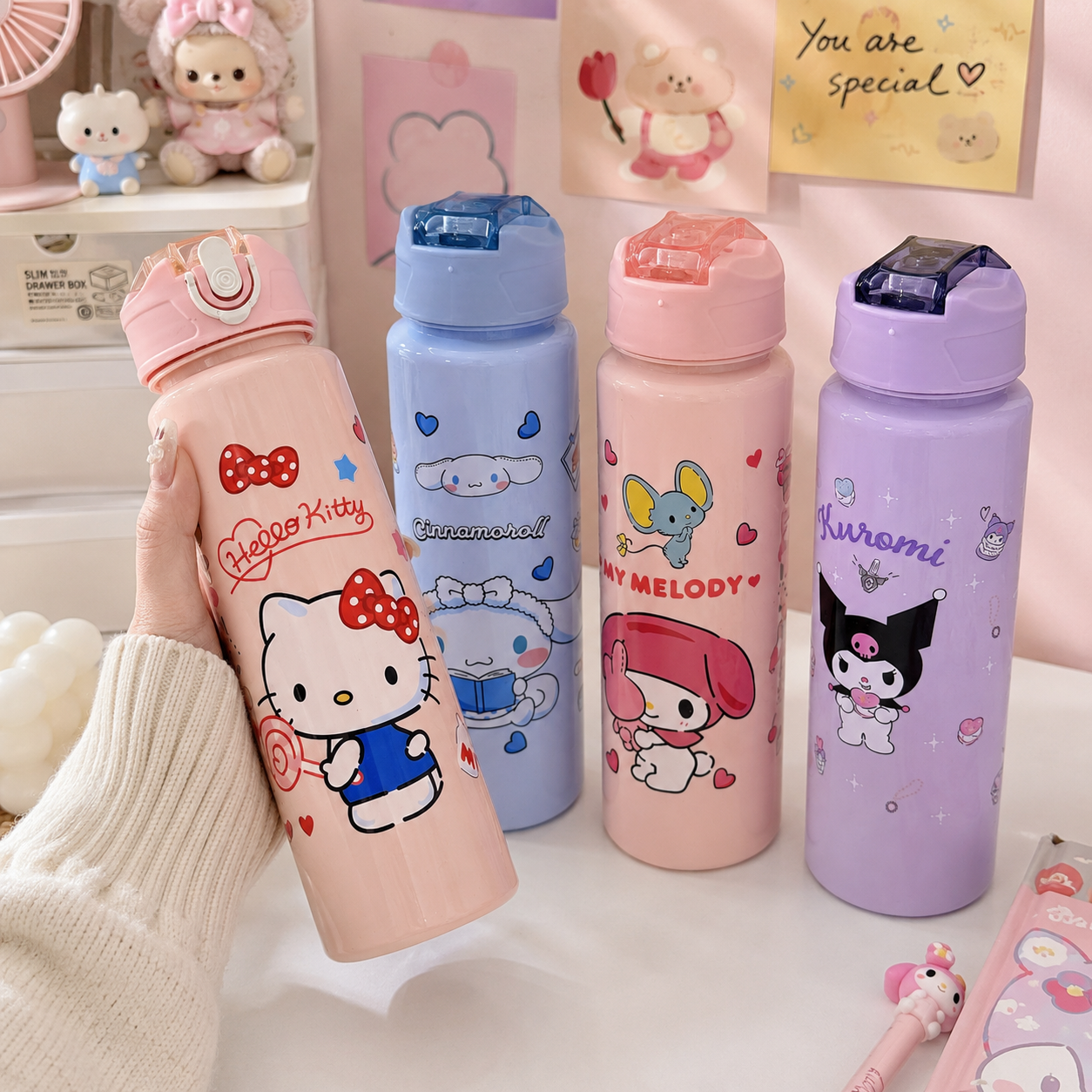 Bình nước nhựa full màu sanrio 333