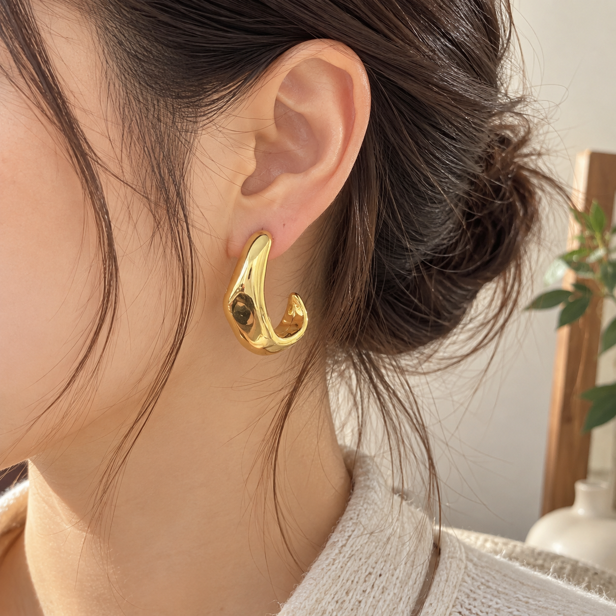 Bông tai giả khoen metal bầu méo 2056