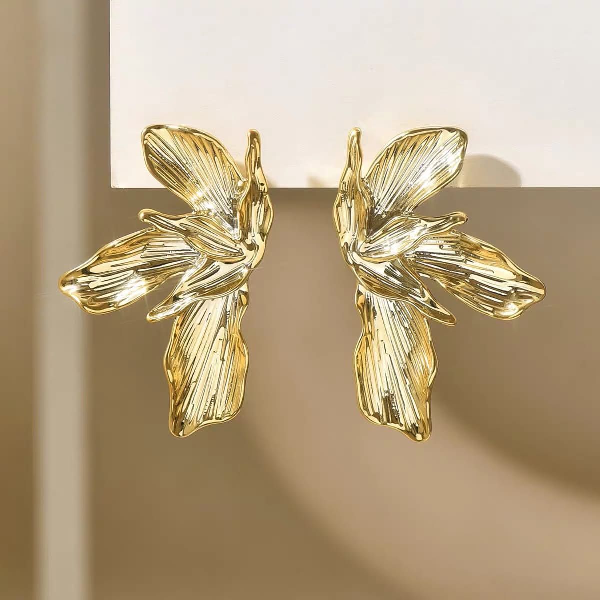 Bông tai giả metal hoa lớn 2062
