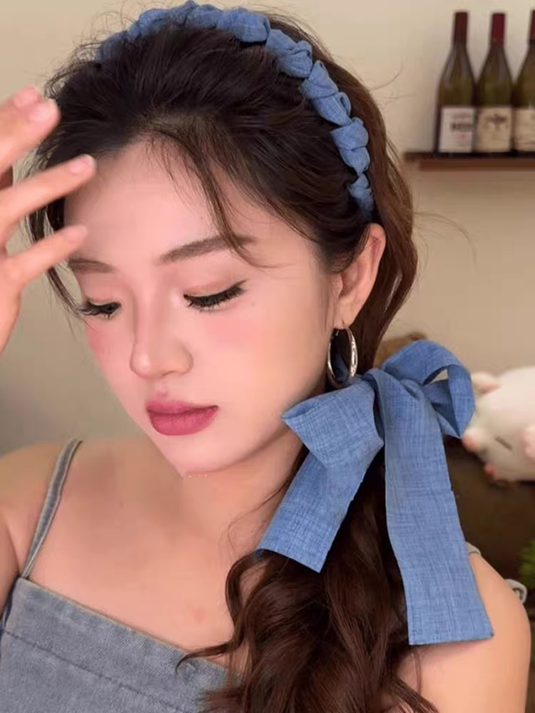 Cài răng lớn dây ruy băng jean 1999