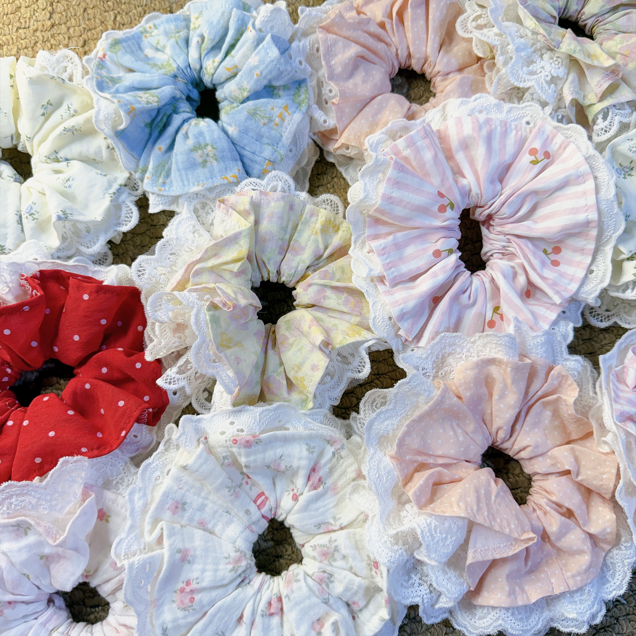 Cột scrunchies 4 lớp ren vải xô 5123