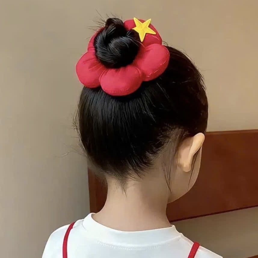 Cột scrunchies bông phồng đỏ sao vàng cho bé 1831