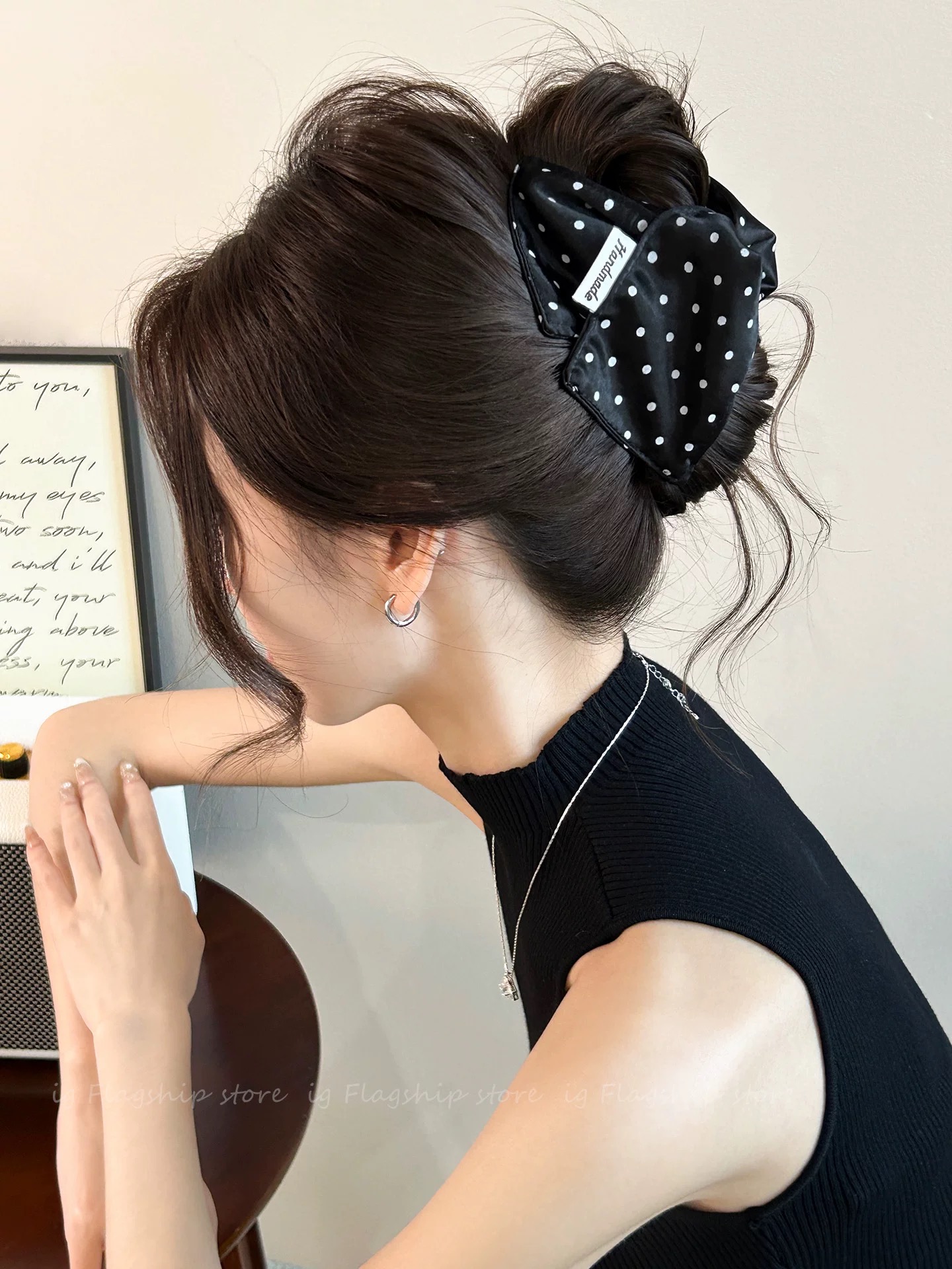 Gắp tam giác chấm bi lụa 5069
