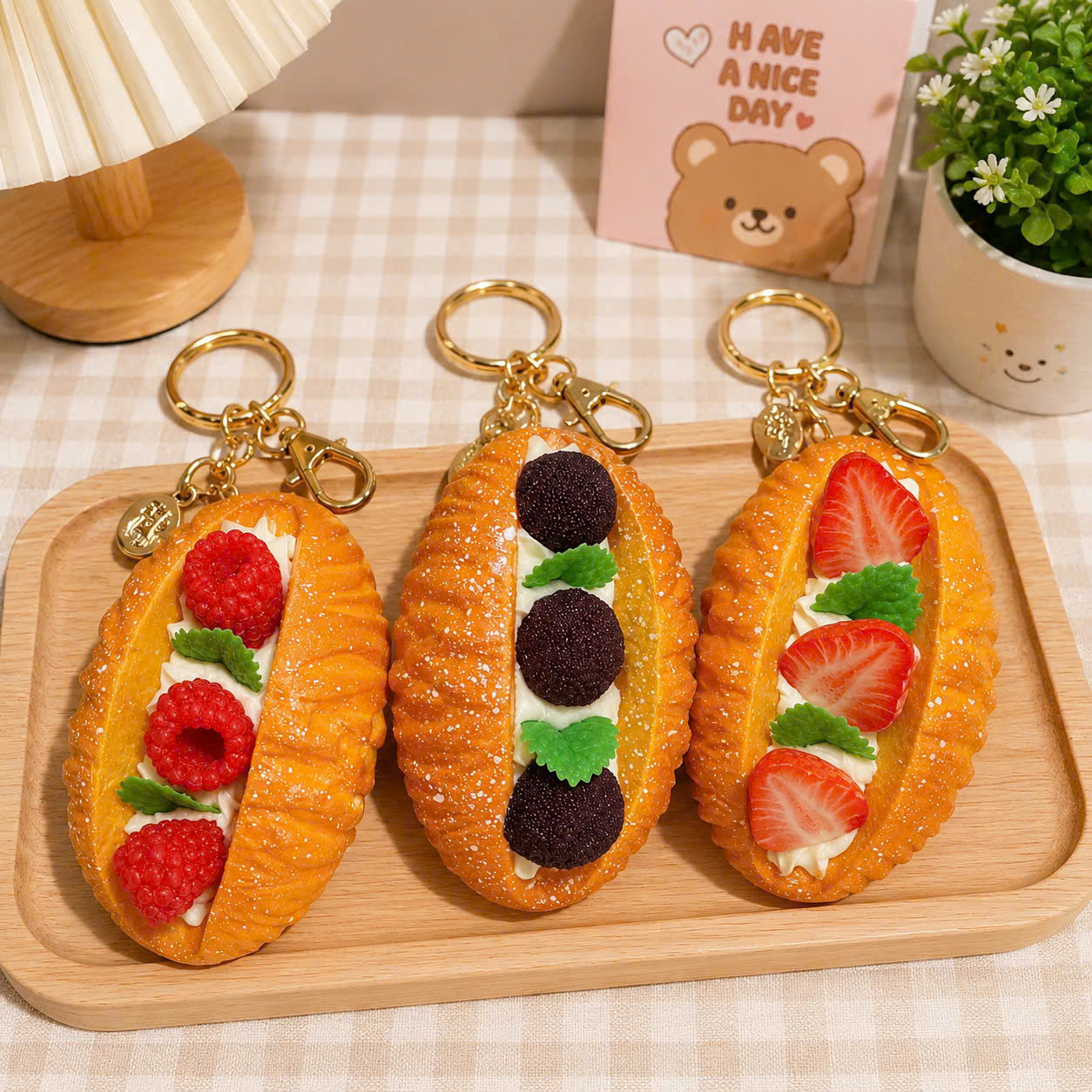 Móc khóa bánh mì kẹp kem 1042