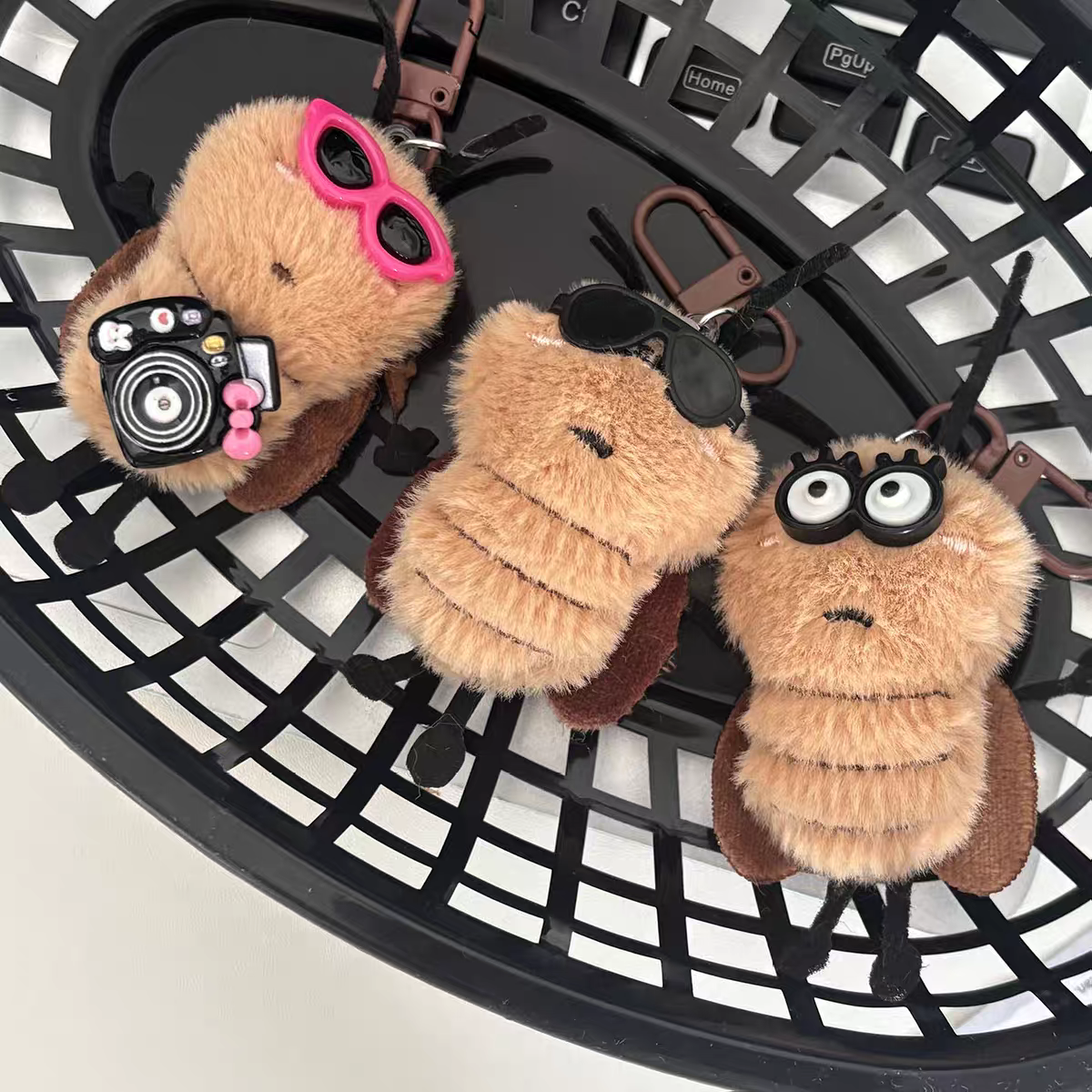 Móc khoá con gián nhỏ 1012