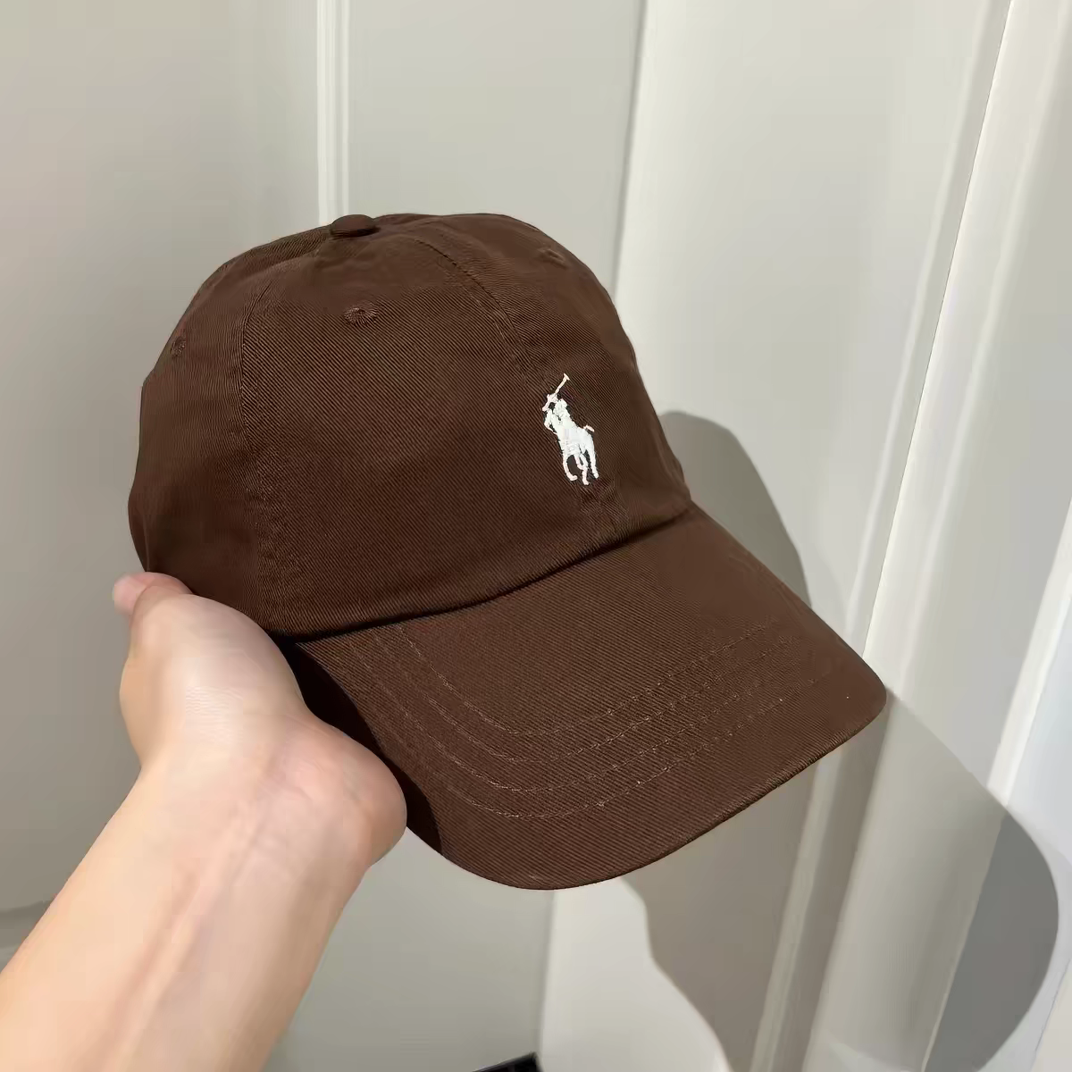 Mũ lưỡi trai polo nâu 1439