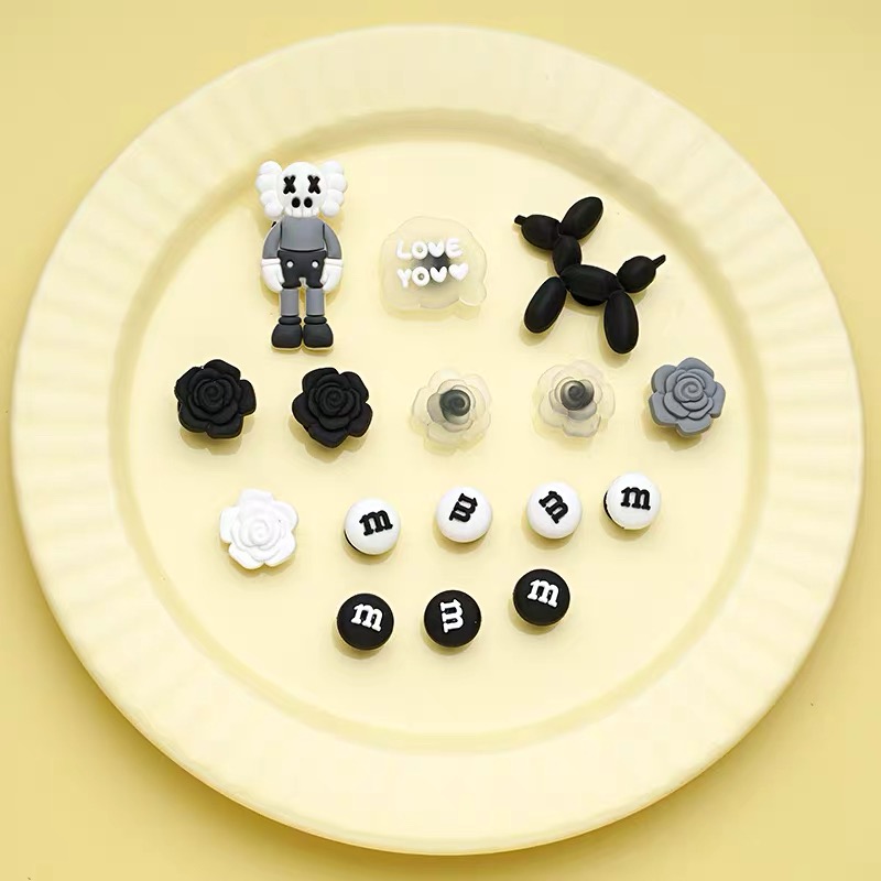 Set 15 charm cross kaws 1991