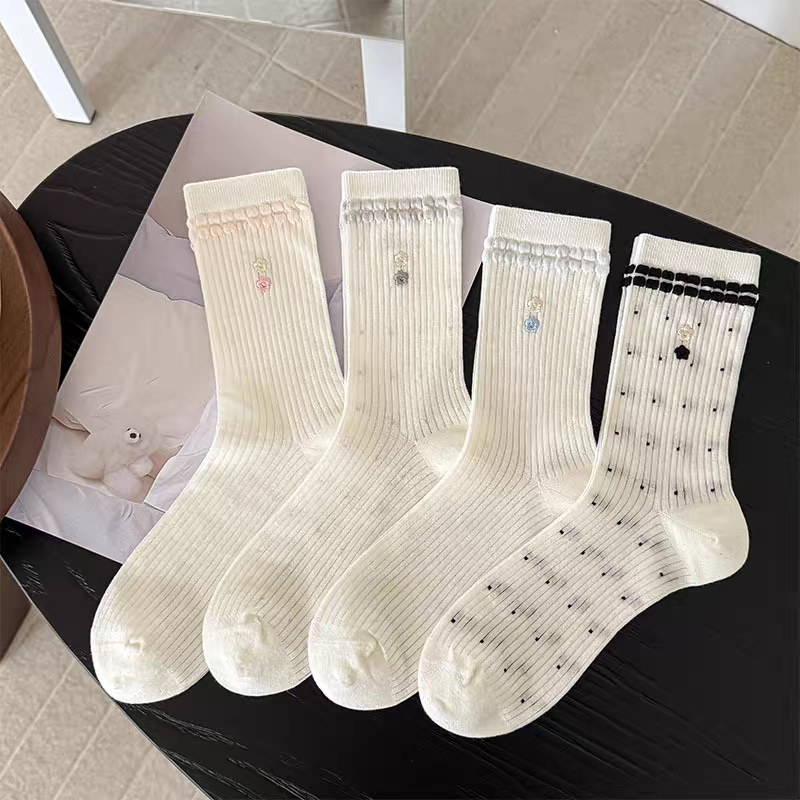 Tất cao cổ bèo thêu mềm 1712