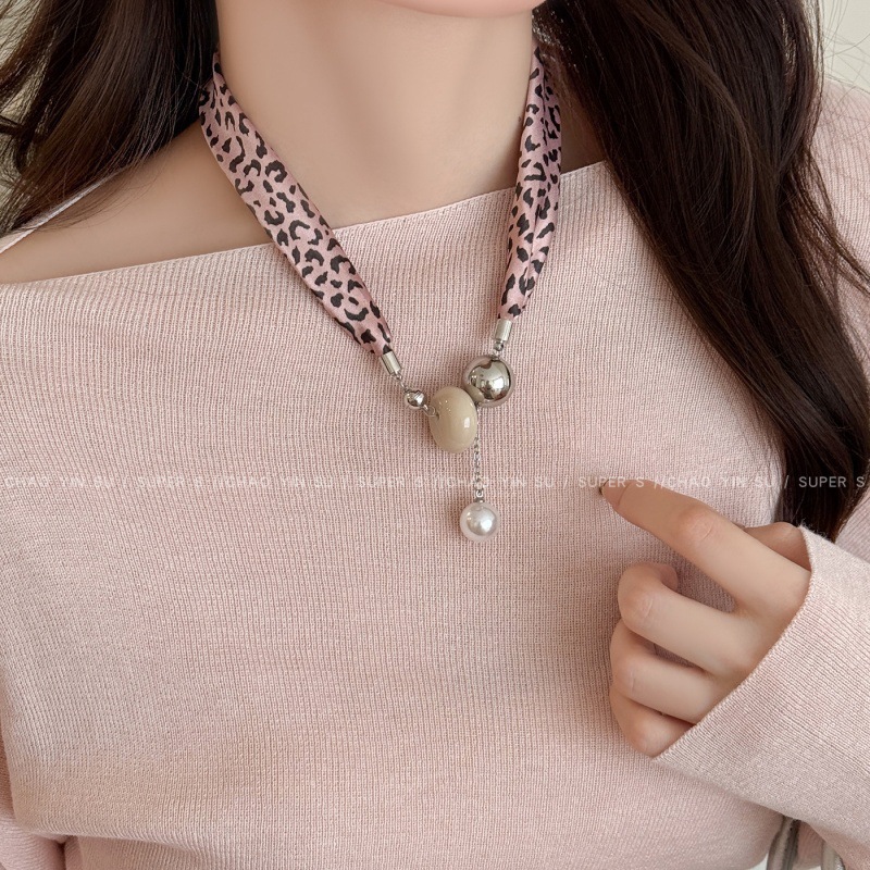Vòng cổ khăn da beo hạt ngọc 1021