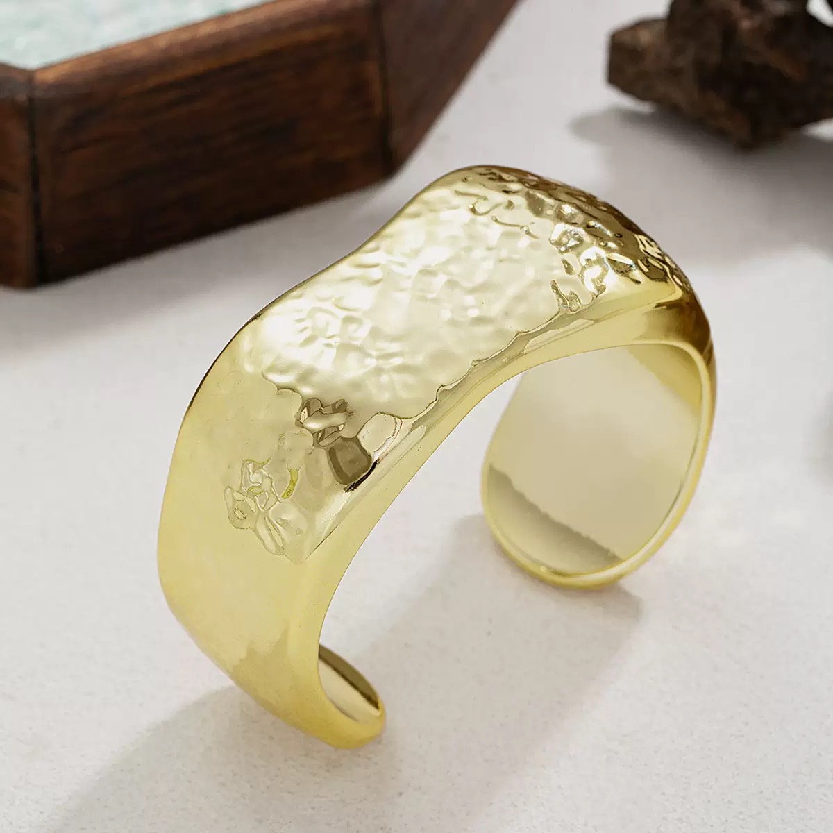Vòng tay giả metal sần 212