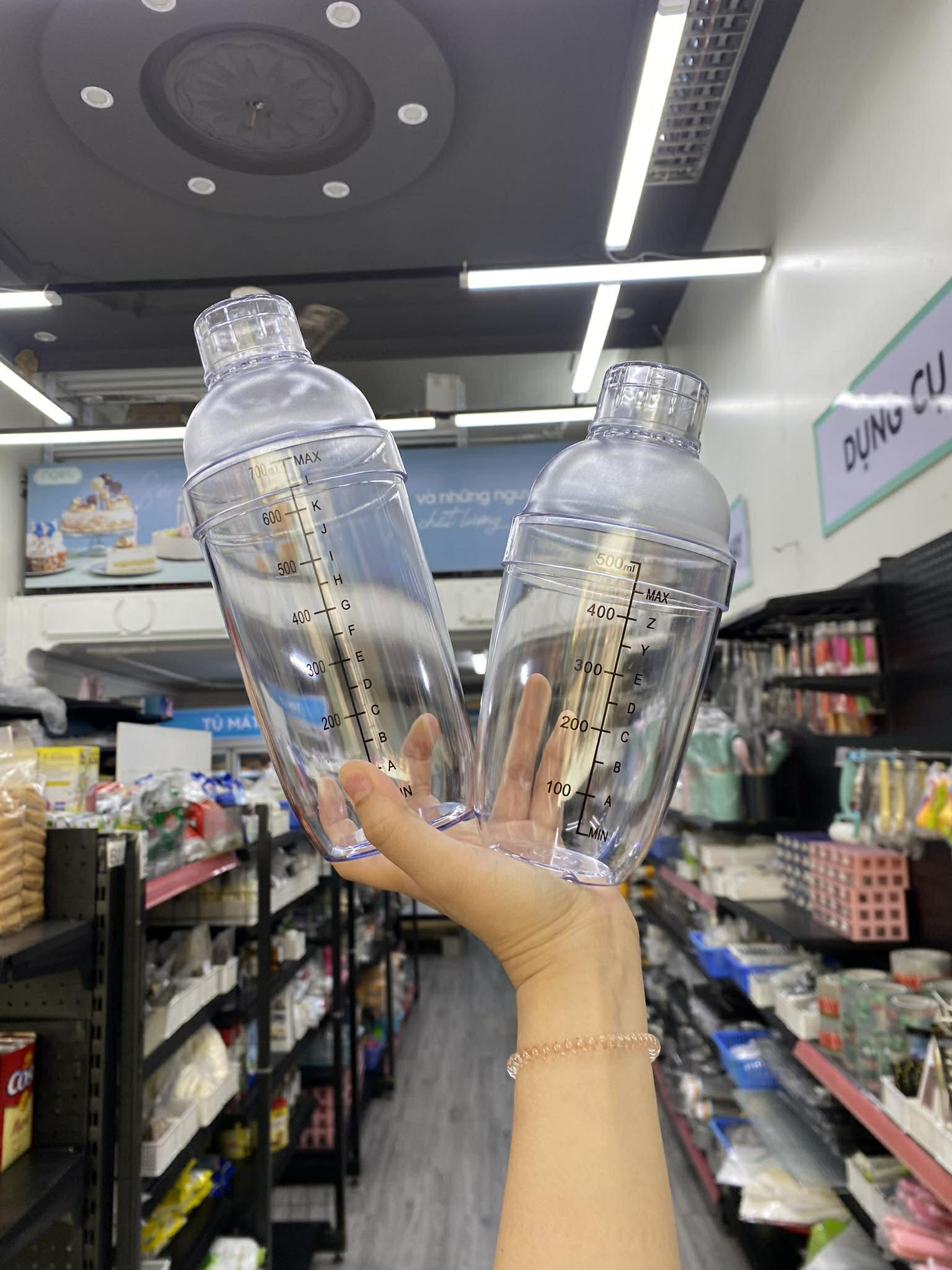 Bình lắc nhựa 700ml
