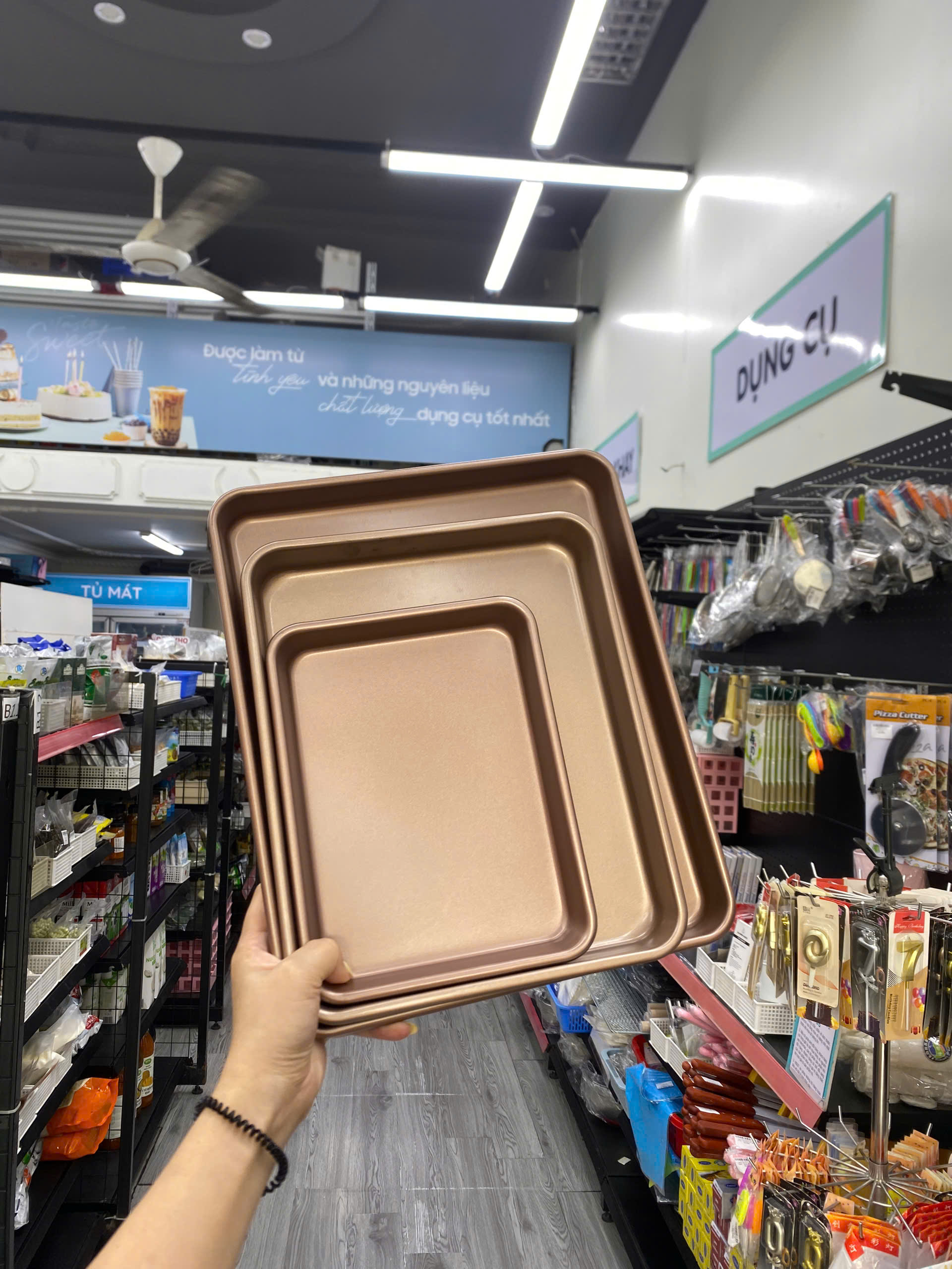 Đế bánh gato vuông trắng size 4'' (15.6*15.6)