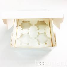 Hộp cupcake trắng - 4 bánh