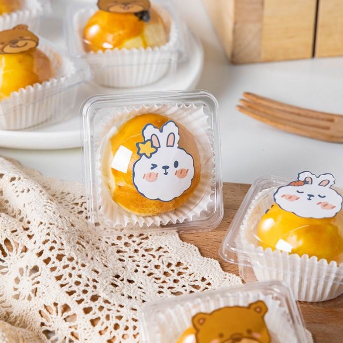 Hộp nắp cầu đựng bánh 63-80g - 1 cái