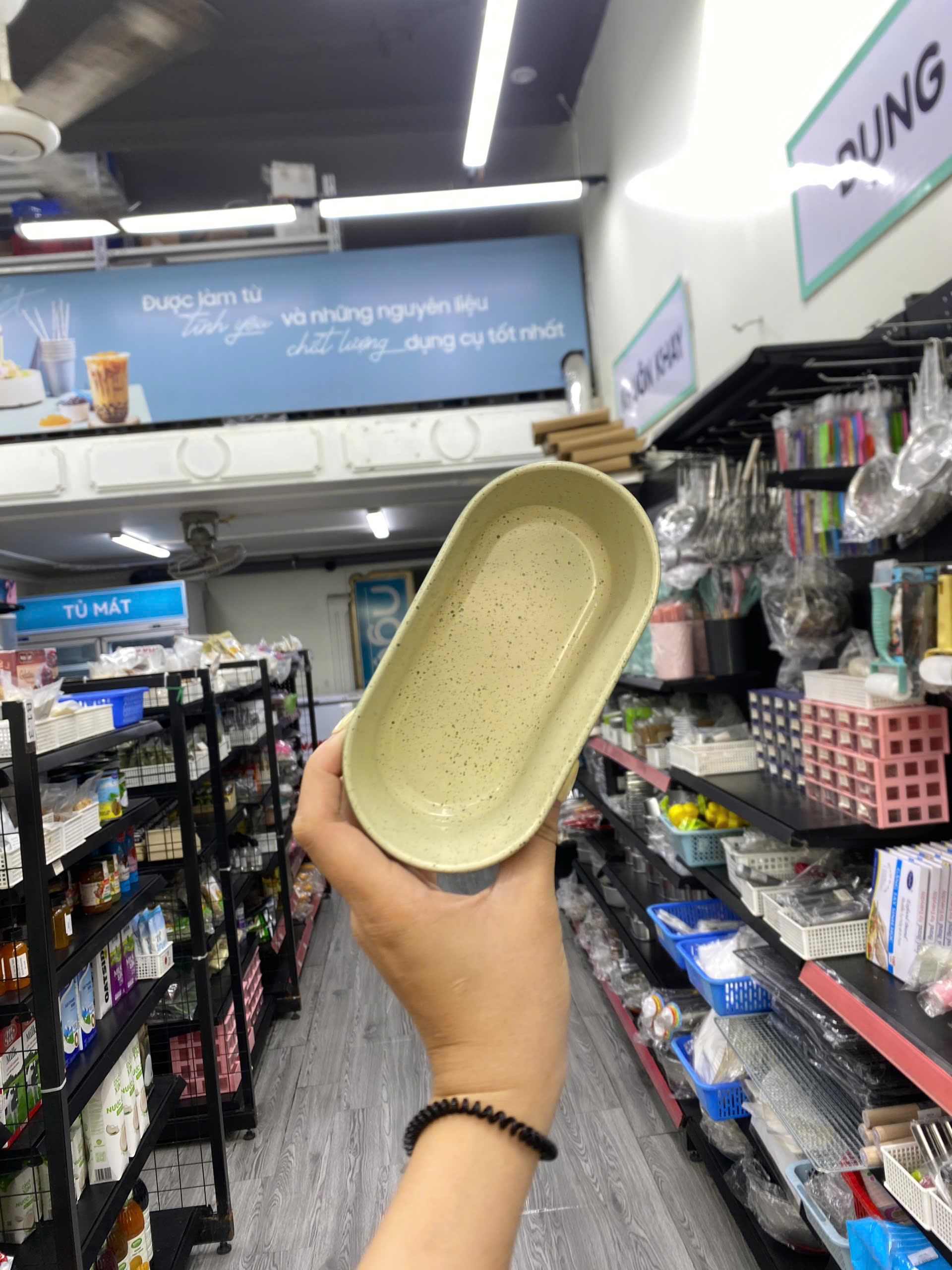 Khuôn Oval xanh phủ chống dính 7*14,5cm