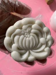 Khuôn trung thu 150g - Hoa cúc 3D